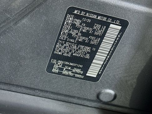 Used 2021 Nissan Armada SL w/ Captain's Chairs Package image 12