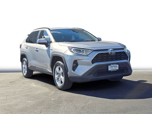 Used 2021 Toyota RAV4 XLE AWD/4WD image 1