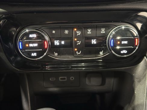 Used 2023 Buick Encore GX Select image 28