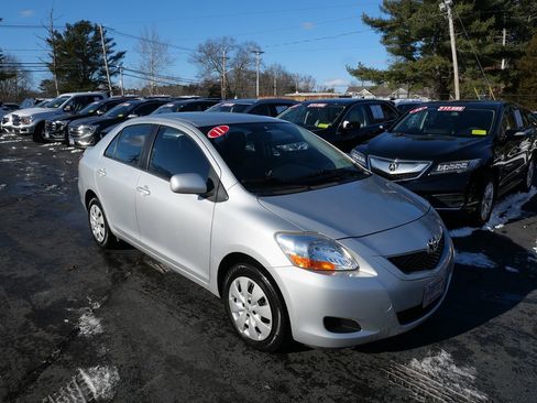 Used 2011 Toyota Yaris Sedan image 2