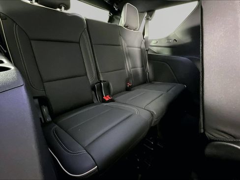 Used 2025 GMC Yukon Elevation RWD image 25