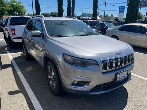 Used 2019 Jeep Cherokee Limited AWD/4WD image 4