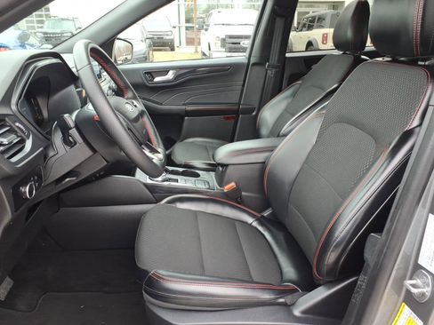 Used 2025 Ford Escape ST-Line image 11
