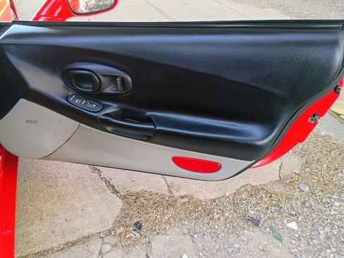 Used 1998 Chevrolet Corvette Convertible w/ Memory Pkg image 42