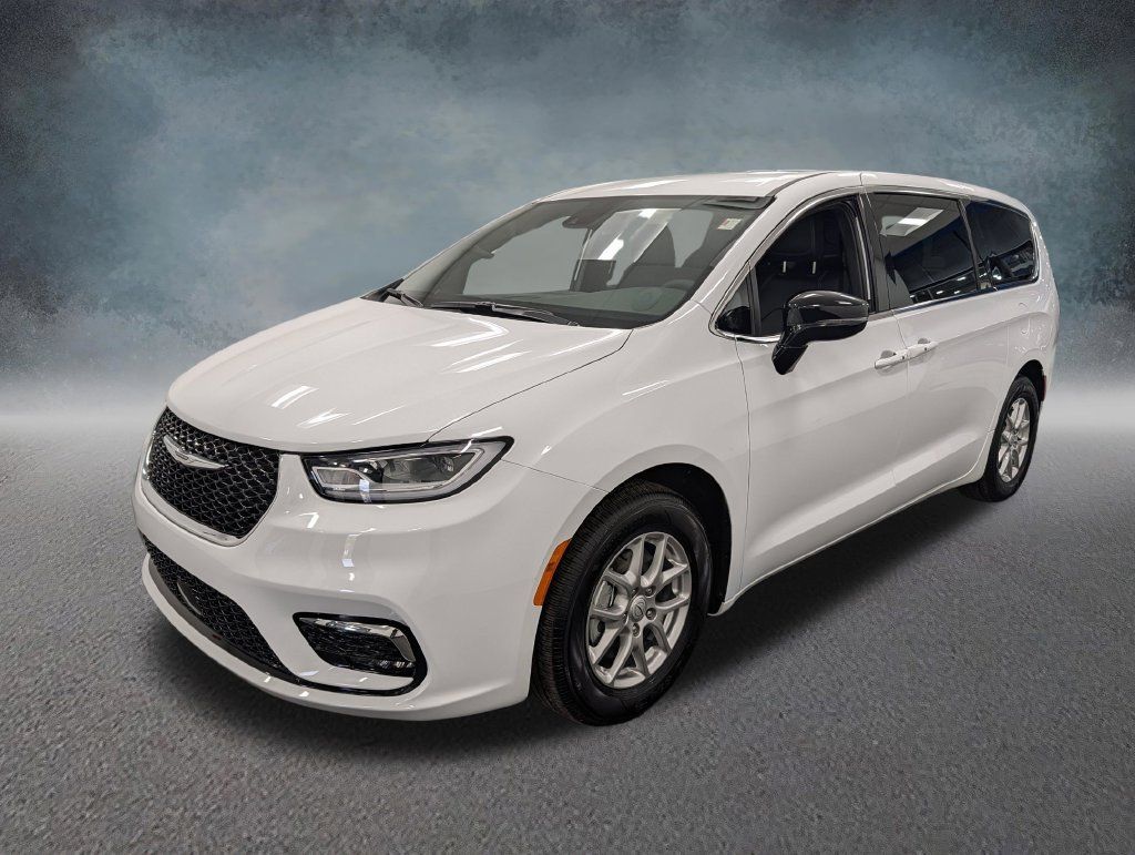Used 2026 Chrysler Pacifica Select FWD 360° Tour