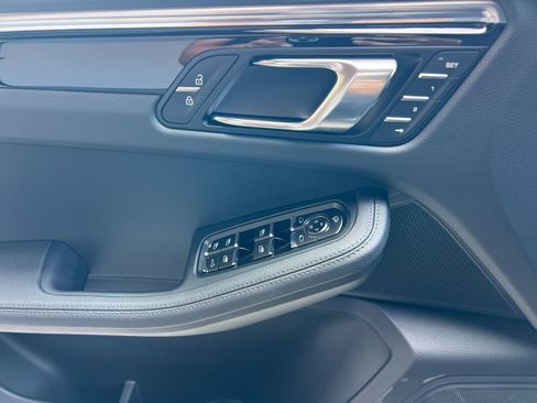 Certified 2026 Porsche Macan AWD/4WD image 12