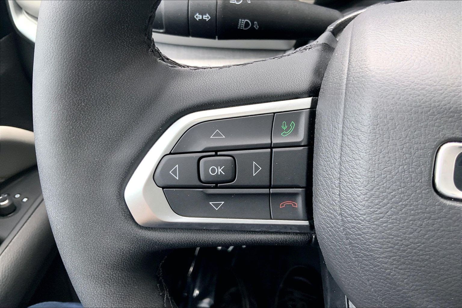 Used 2025 Jeep Compass Limited w/ Sun & Sound Group AWD/4WD image 20
