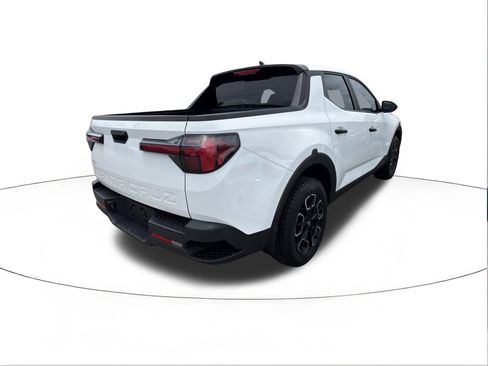 Used 2022 Hyundai Santa Cruz SEL FWD image 2