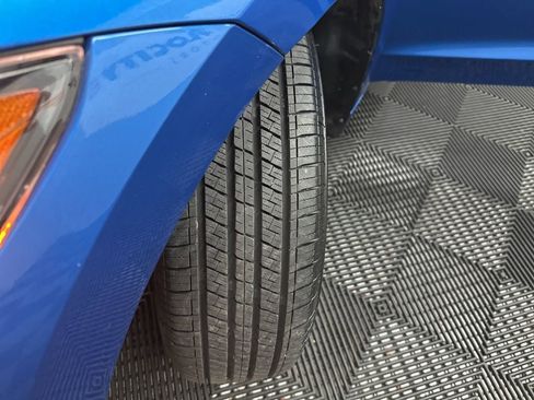 Used 2017 Hyundai Elantra SE image 32