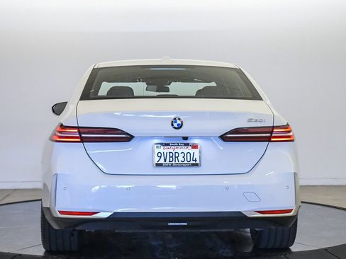 Used 2026 BMW 530i RWD image 3