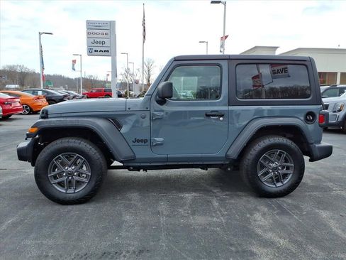 Used 2024 Jeep Wrangler Sport image 9