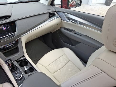Used 2021 Cadillac XT5 Premium Luxury image 22