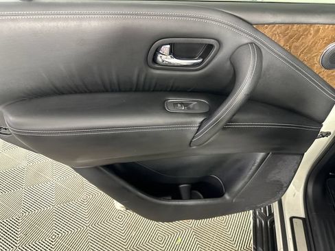 Used 2017 INFINITI QX80 4WD w/ Driver Assistance Package image 21