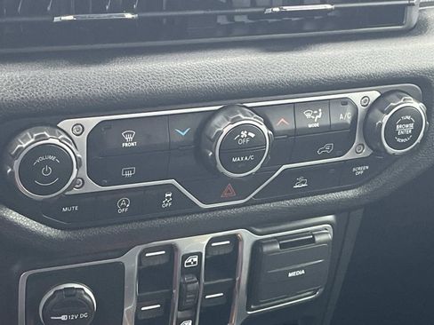 Used 2024 Jeep Wrangler Sport S image 22