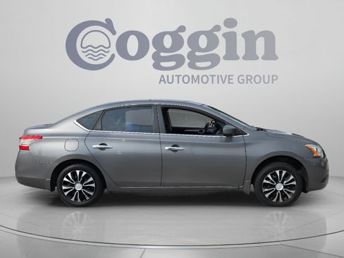 Used 2015 Nissan Sentra SV FWD image 6
