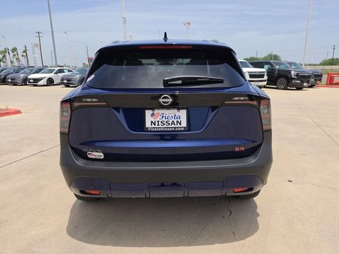 New 2026 Nissan Kicks SR w/ SR Premium Package FWD image 5
