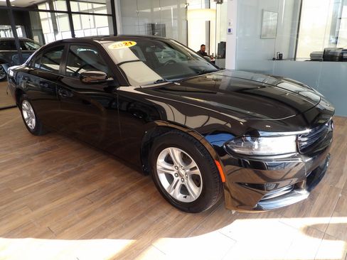 Used 2021 Dodge Charger SXT w/ Leather Interior Group image 3