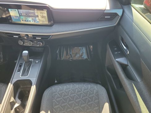 Certified 2025 Nissan Kicks SV FWD image 15