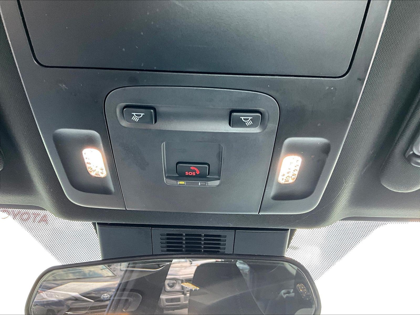 Used 2025 Toyota Camry SE FWD image 40