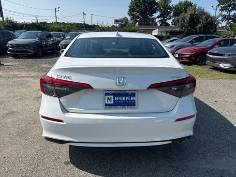 Used 2023 Honda Civic Sport image 6