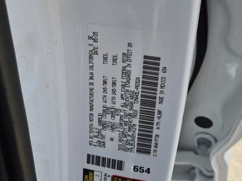 Certified 2025 Toyota Tacoma SR5 AWD/4WD image 25