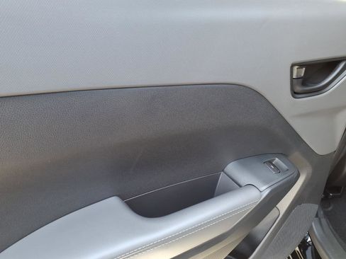 Certified 2025 Subaru Crosstrek 2.0i Premium image 4