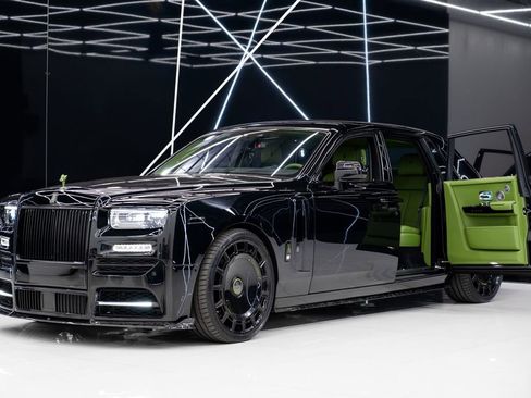 Used 2023 Rolls-Royce Phantom Sedan w/ The Phantom Package image 6