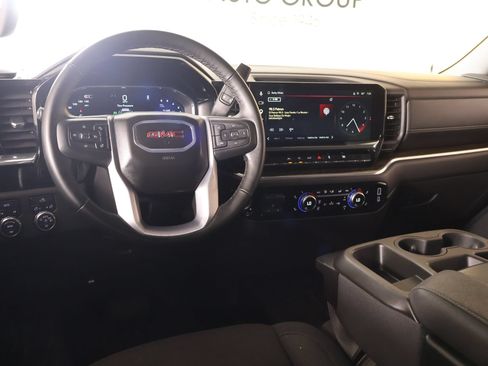 Used 2025 GMC Sierra 1500 Elevation AWD/4WD image 2