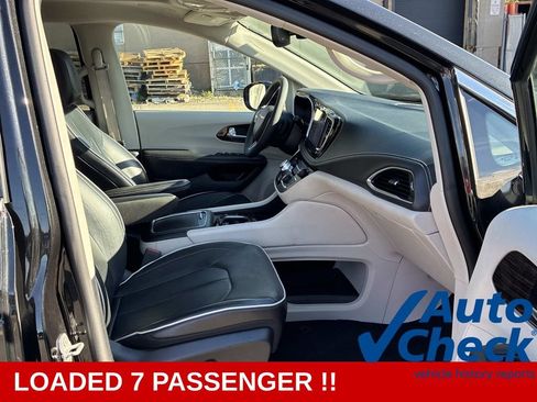 Used 2024 Chrysler Pacifica Limited FWD image 10