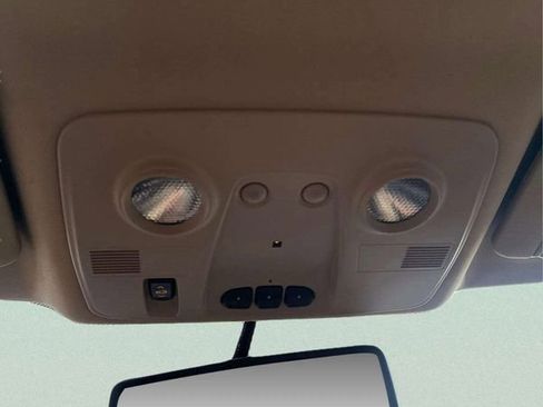 Used 2012 Chevrolet Traverse LTZ image 32