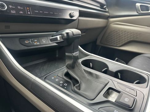 Used 2025 Kia Carnival image 47