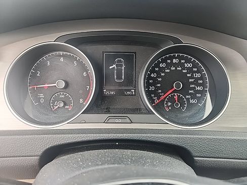 Used 2015 Volkswagen Golf S FWD image 20