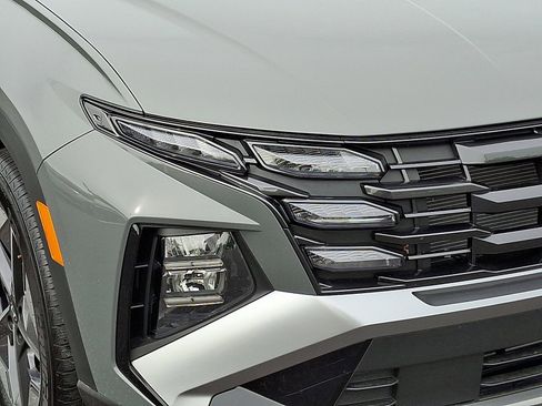 Certified 2025 Hyundai Tucson SEL AWD/4WD image 9