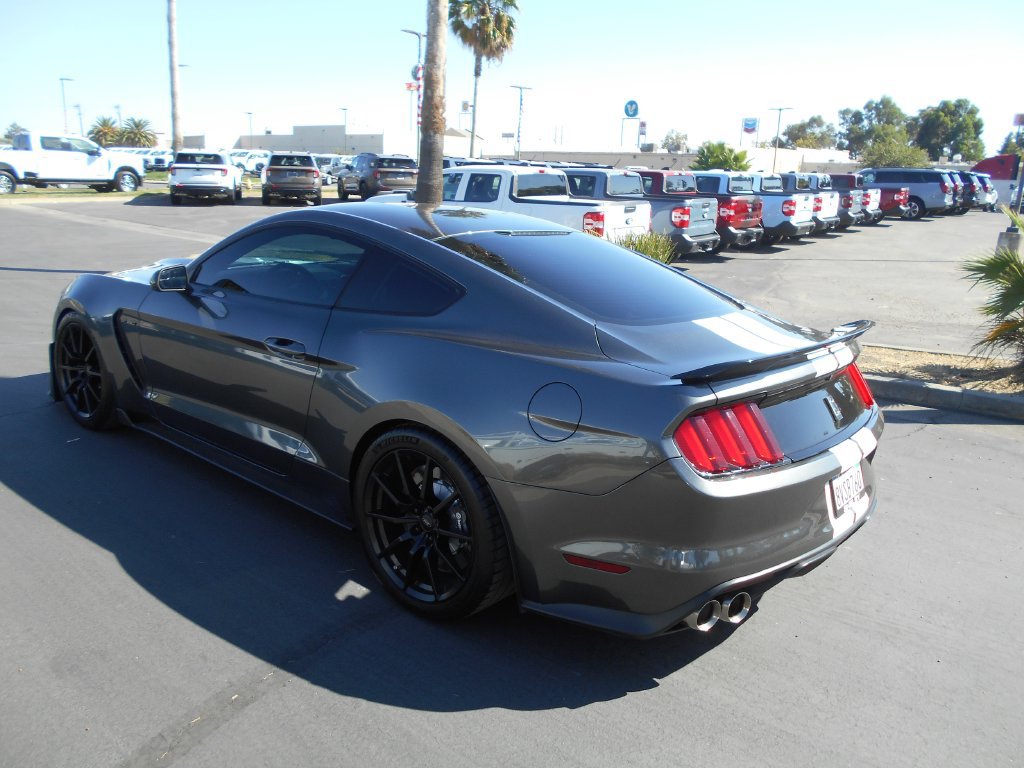 Used 2016 Ford Mustang Shelby GT350 w/ Track Package RWD image 5