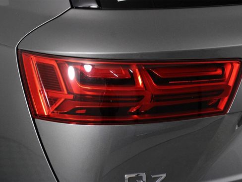 Used 2017 Audi Q7 3.0T Premium Plus image 21