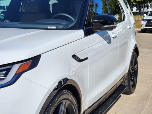 Used 2024 Land Rover Discovery Dynamic SE image 9