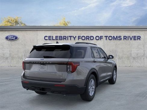 Used 2025 Ford Explorer Active image 8