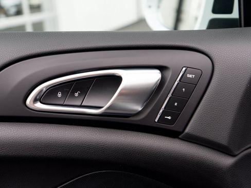 Used 2018 Porsche Cayenne S AWD/4WD image 12