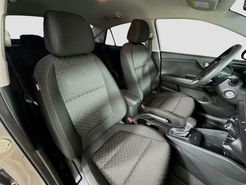 Used 2023 Kia Rio S image 27