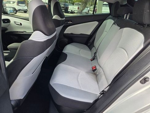 Used 2016 Toyota Prius Four FWD image 7