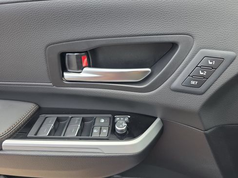 New 2026 Toyota Sienna Platinum AWD/4WD image 24