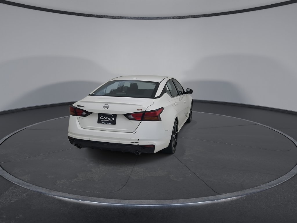 Used 2025 Nissan Altima 2.5 SR FWD image 14