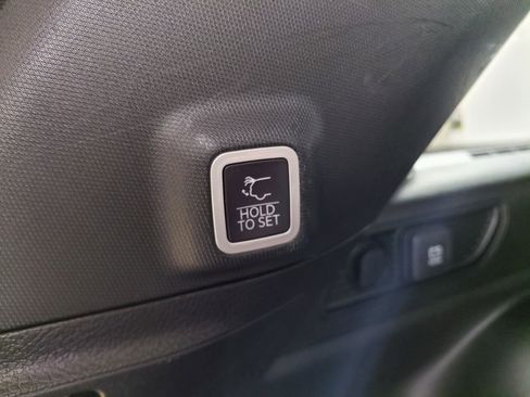 Certified 2025 Jeep Grand Cherokee Altitude AWD/4WD image 41