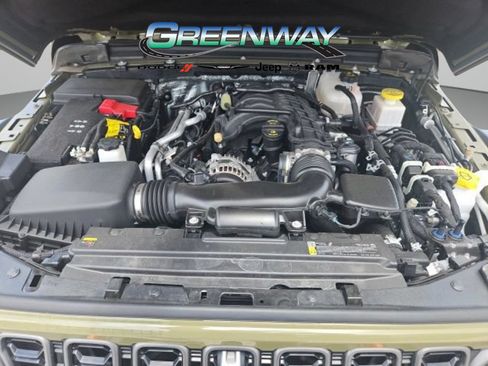Used 2025 Jeep Gladiator Mojave w/ Safety Group AWD/4WD image 15