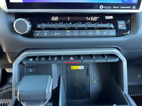 Used 2024 Toyota Tundra Platinum image 17