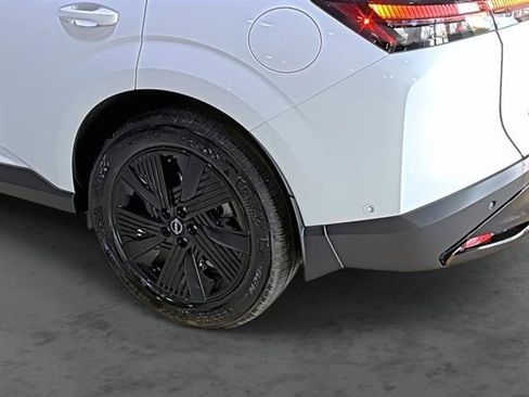 Used 2025 Nissan Murano SV AWD/4WD image 9