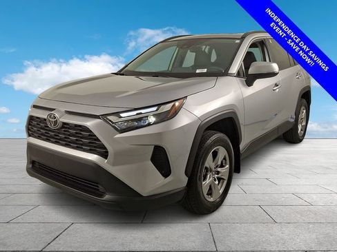 Used 2025 Toyota RAV4 XLE FWD image 4