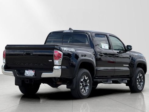 Used 2023 Toyota Tacoma TRD Off-Road AWD/4WD image 4