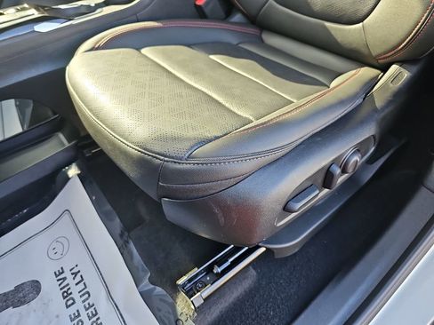 Used 2023 Chevrolet Bolt EUV LT w/ Convenience Package image 33