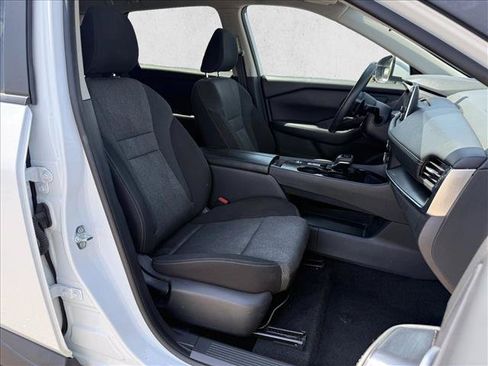 Used 2024 Nissan Rogue SV FWD image 13